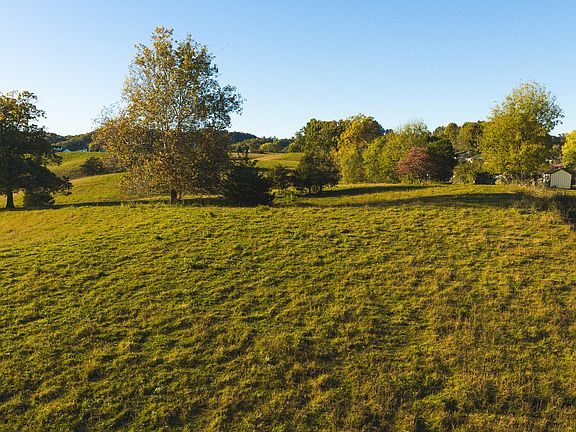 3rd image of 3 Watauga Rd