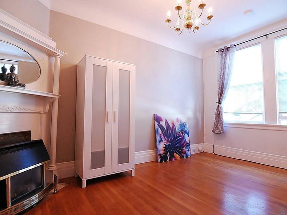 2nd image of 233 Collingwood St