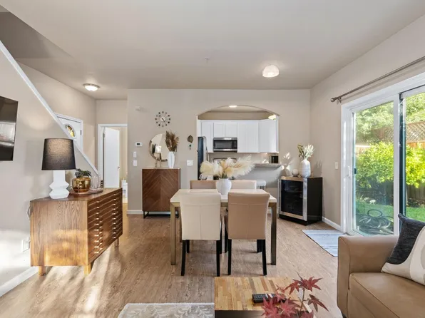 6 Bridgegate Way, Napa, CA 94559