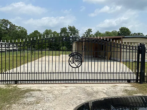 205 Road 3401 Photo 1