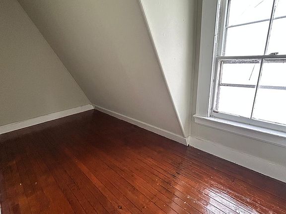 2nd image of 965 Grove St #965