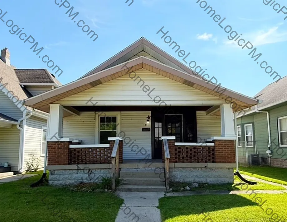 3 bed, 1.0 bath, 1102 sqft, $1,075 — Photo 1