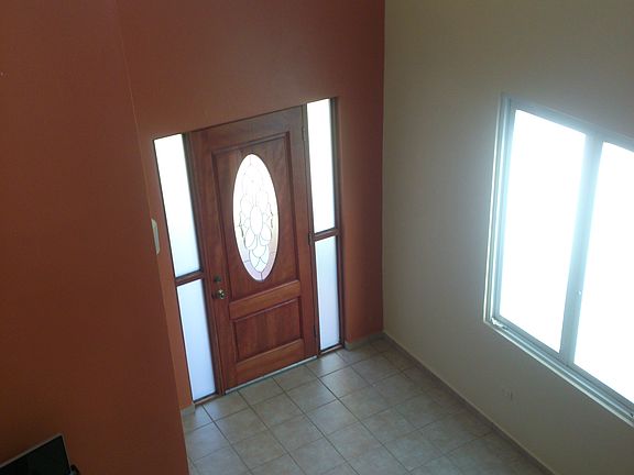 2 story foyer