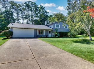 7695 Roselawn Dr, Mentor, OH
