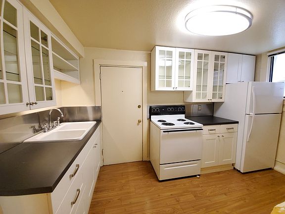 3rd image of 206 Harvard Ave E #18157277