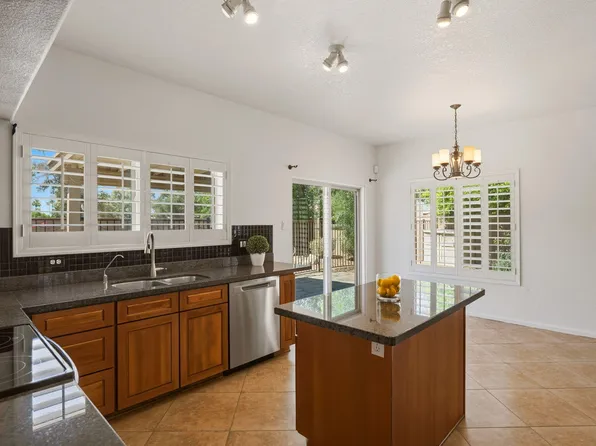 219 W ENSUENO Street, Gilbert, AZ 85233