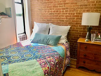 Rented by R New York