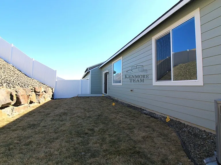 5533 Remington Dr — Photo 10