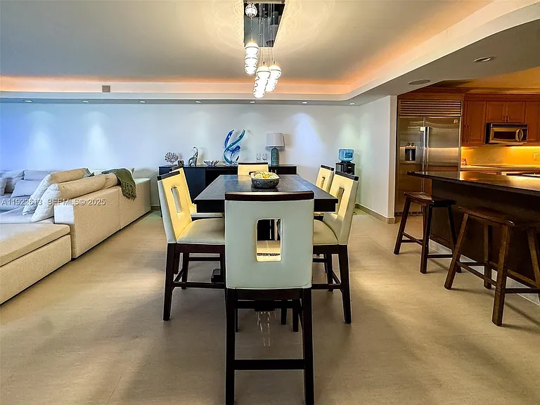 8877 Collins Ave #809 — Photo 18