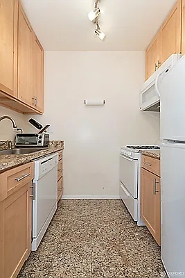 Rented by Oxford Property Group | media 22