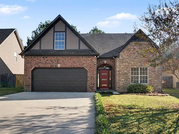 1016 Kerry Dr, Calera, AL 35040