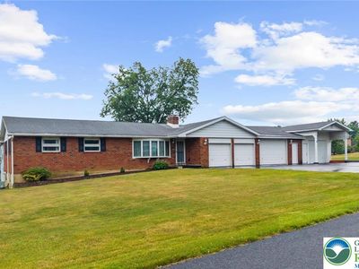 5824 Holiday Dr, Allentown, PA, 18104