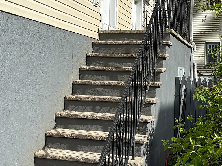 235 Keen St #1R — Photo 19