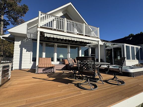 3rd image of 165 Crescent Road