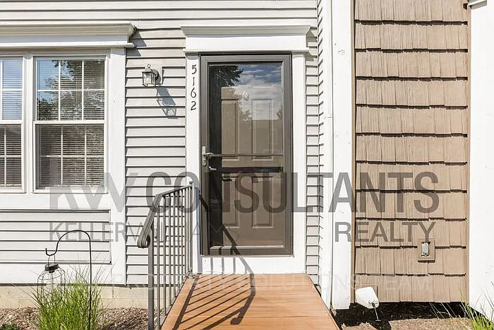 2 bed, 1.5 bath, 832 sqft, $1,650 — Photo 4
