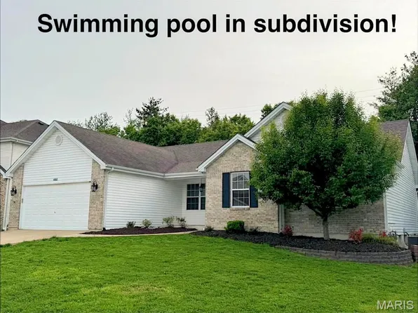 1953 Williamstown Dr, Saint Peters, MO 63376