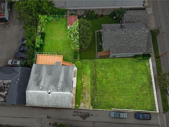 2nd image of 179 Broad St