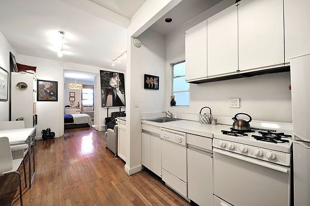 2nd image of 211 E 88th St APT 5-D