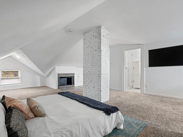 5800 Oram St #5800 — Photo 38