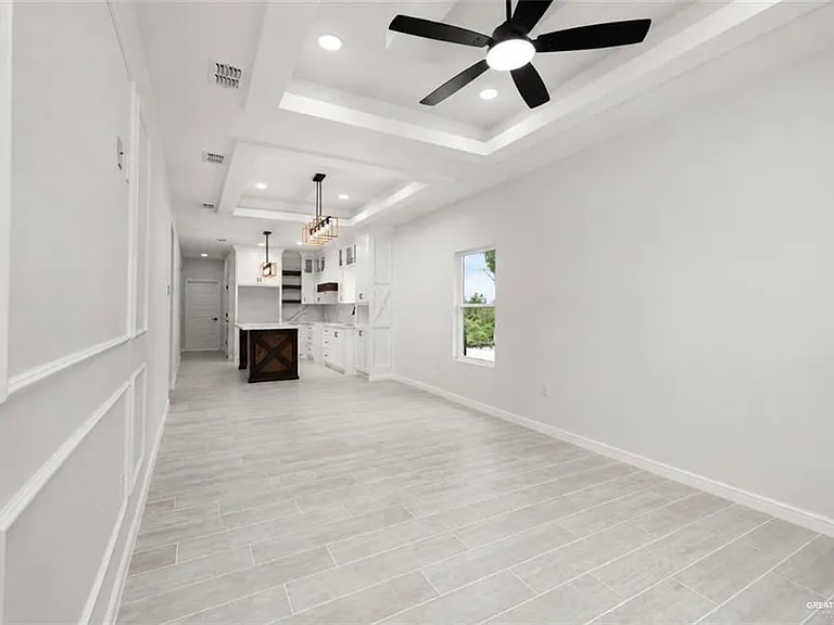 352 Elias Lopez St — Photo 3