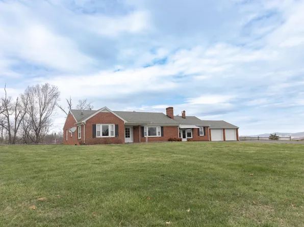 102 McCormick Ln, Lexington, VA 24450