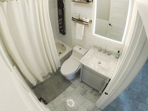 4th image of 427 Funston Ave #2
