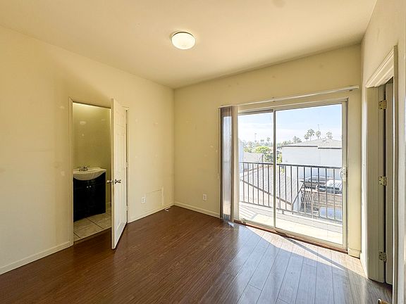 5th image of 4426 Prospect Ave