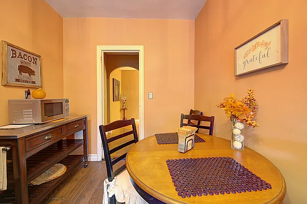 Sold by Landmarc Group | media 67