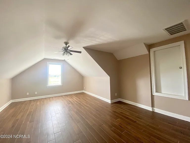 532 Millbrooke Cir — Photo 12