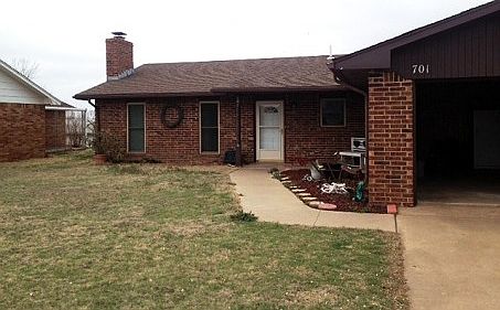 1st image of 701 Hillcrest Dr