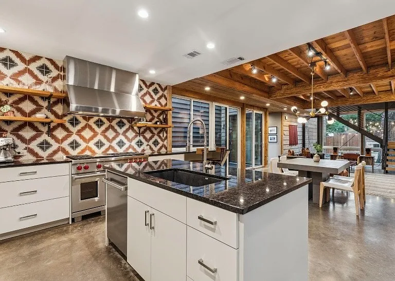 6024 Hudson St — Photo 8