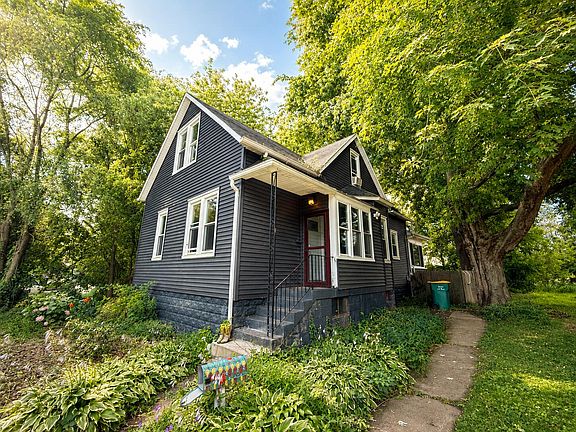 2nd image of 6101 E 6th Pl