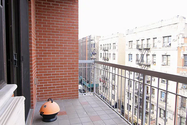 Rented by Bohemia Realty Group | media 17