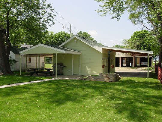 3rd image of 2212 Court St