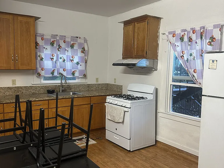 1420 T St #4 — Photo 3