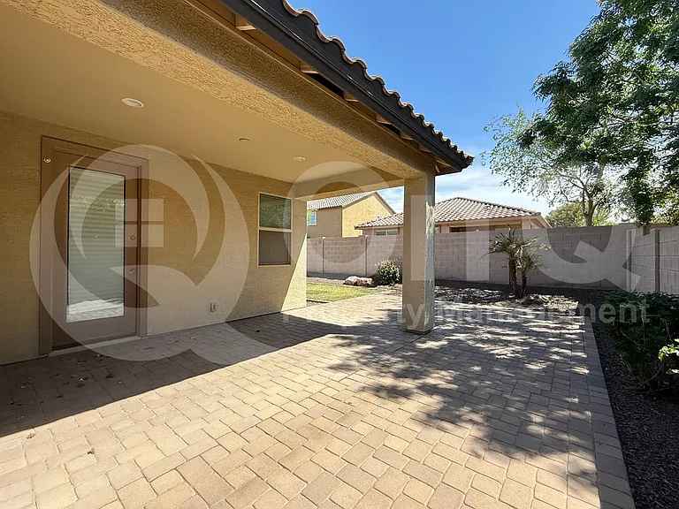 867 E Aberdeen Dr — Photo 28