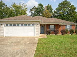 124 Colony Cir, Fort Oglethorpe, GA 30742