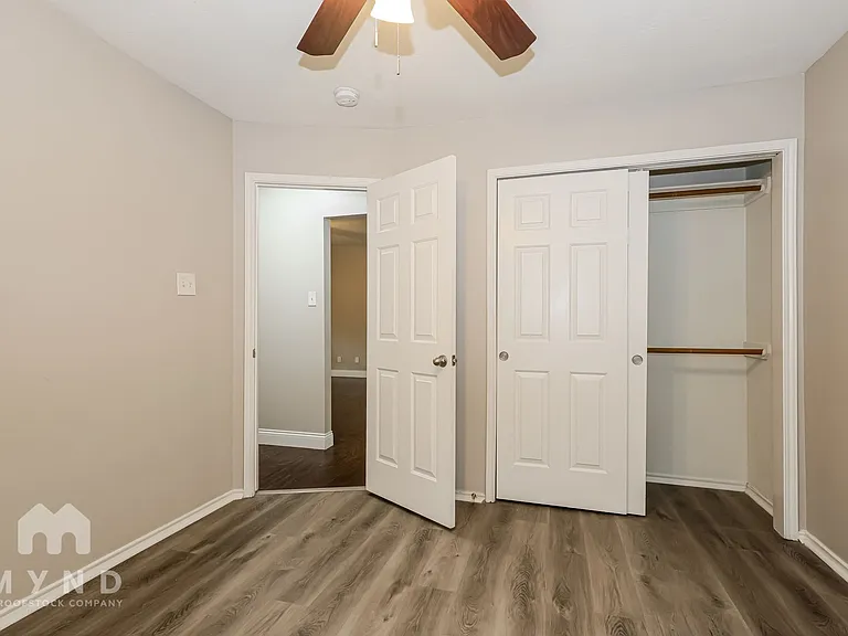 12035 Thornecrest Dr — Photo 15