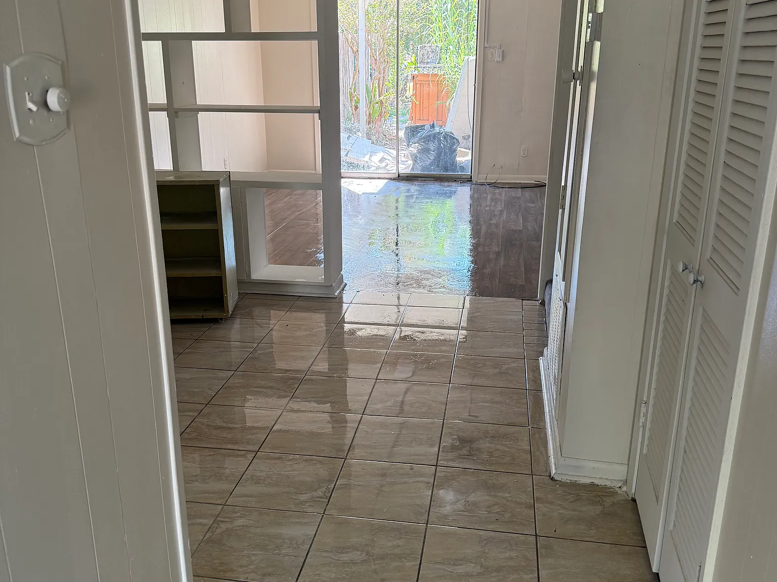 2 bed, 1.5 bath, 1320 sqft, $1,050 — Photo 4
