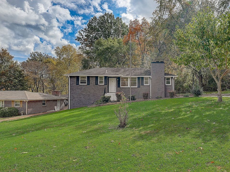 1st image of 2935 Donna Hill Dr