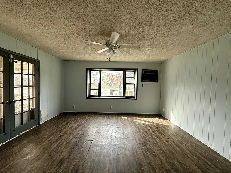 2220 Doniphan Ave — Photo 18