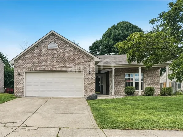 2944 Limber Pine Dr, Whiteland, IN 46184