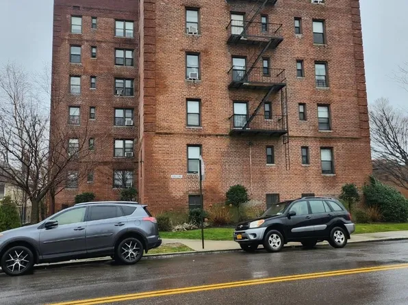 170-06 Crocheron Ave #4F, Flushing, NY 11358