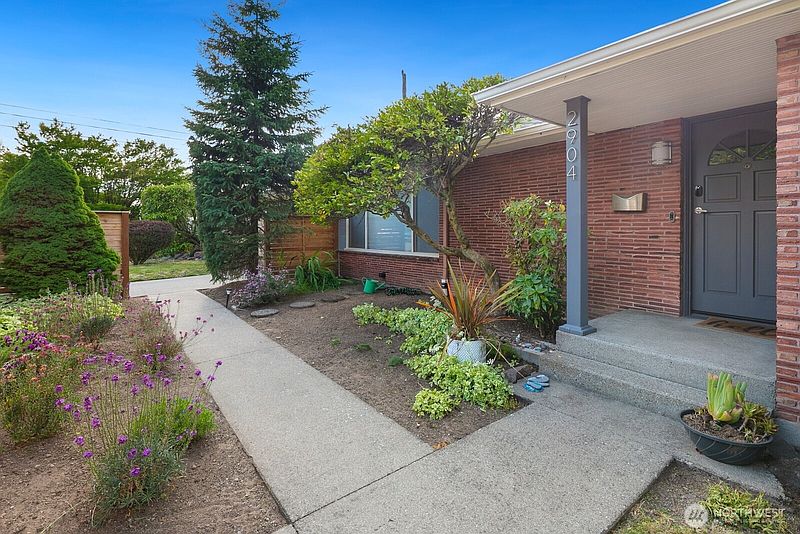 2nd image of 2904 W Tilden Street