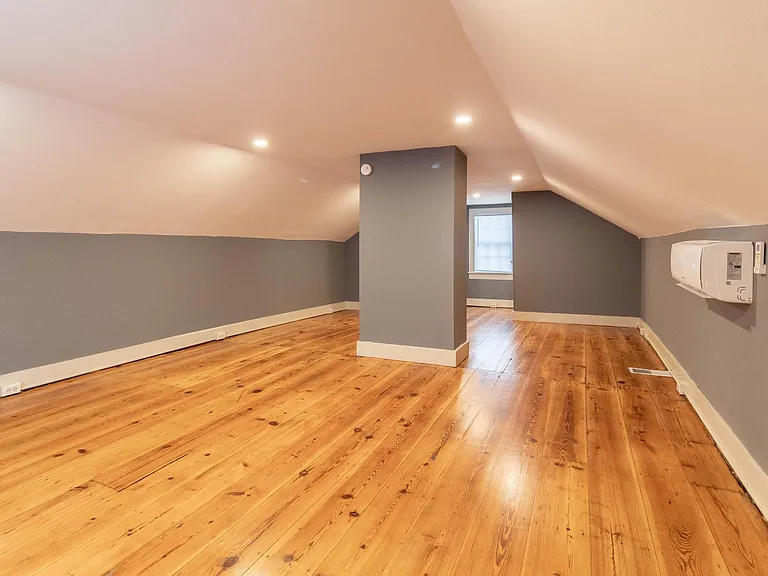 625 S Poplar St — Photo 9