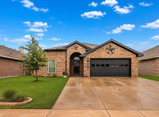 1240 Camden Yard Dr, Burleson, TX 76028