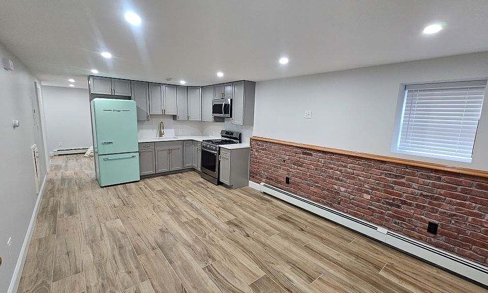1st image of 14 N Washington St