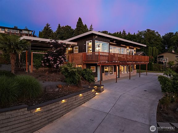 3rd image of 1116 Vista Place
