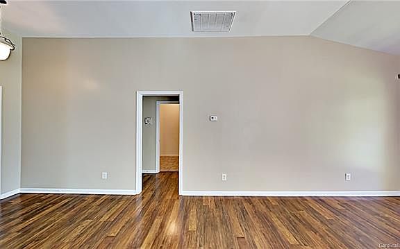 3rd image of 6704 Raeburn Ln