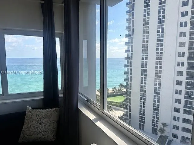 19201 Collins Ave #1044 — Photo 4